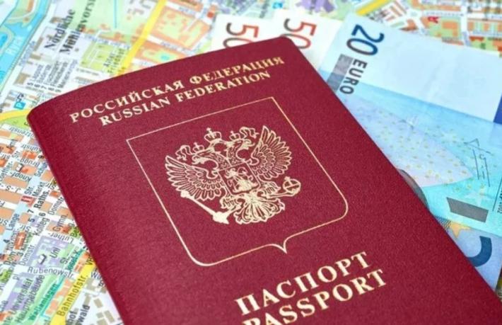 Almanya, Rus turistlere vize yasağına karşı çıktı
