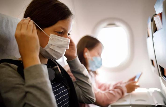 Uçaklarda maske zorunluluğu yeniden geliyor