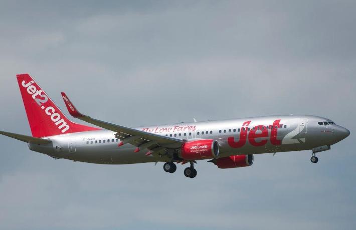 Türkiye’ye turist getiren Jet2 uçağında panik: Pilot bayılınca acil iniş yaptılar