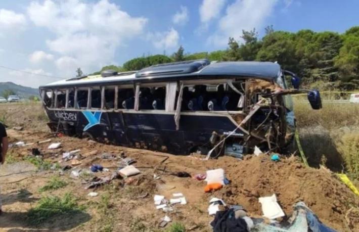 Çanakkale'de tur otobüsü kazası... Ölü ve yaralılar var