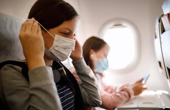 Almanya uçaklardaki maske zorunluluğunu kaldırıyor
