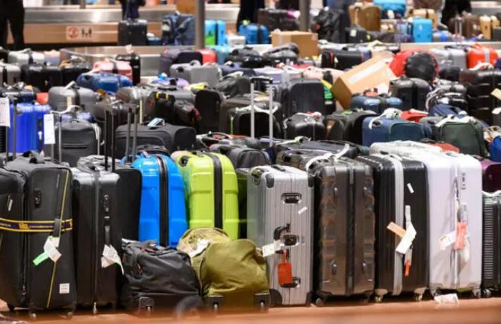 Berlin Havalimanı'nda 3 bin valiz sahibini bekliyor
