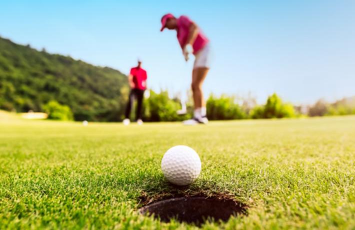 Antalya'da golf oynarken fenalaşan turist hayatını kaybetti