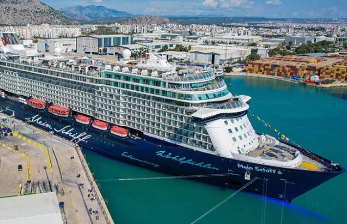 Antalya’da şok kaza... Kruvaziyerden düşen turist hayatını kaybetti