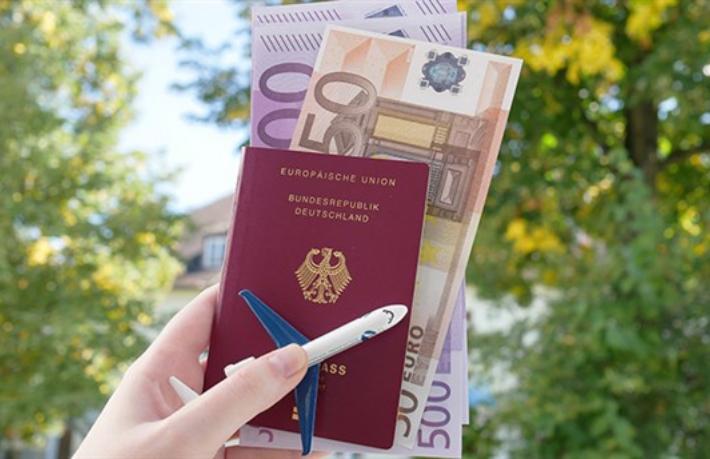 Ruslar Schengen vizesi almaktan vazgeçiyor