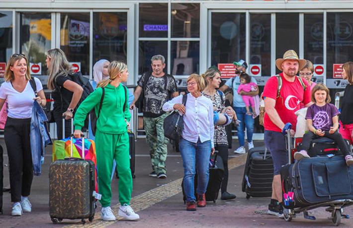Antalya'ya en çok turistin geldiği ülkeler belli oldu