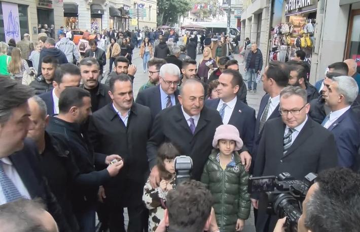 Bakan Çavuşoğlu'ndan 'New York Times' tepkisi: 'Her yerden turist var...'