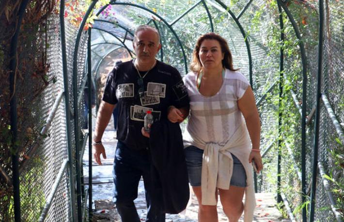Antalya'ya tatile gelen turistin cep telefonu çaldılar