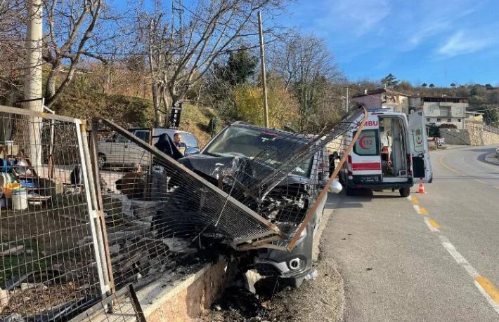 Bursa'da tur minibüsü kazası... 7 turist yaralı