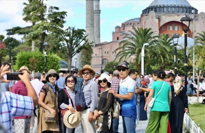 İstanbul'a ekimde gelen turist sayısında yüzde 37 artış... Hangi pazardan kaç turist geldi?