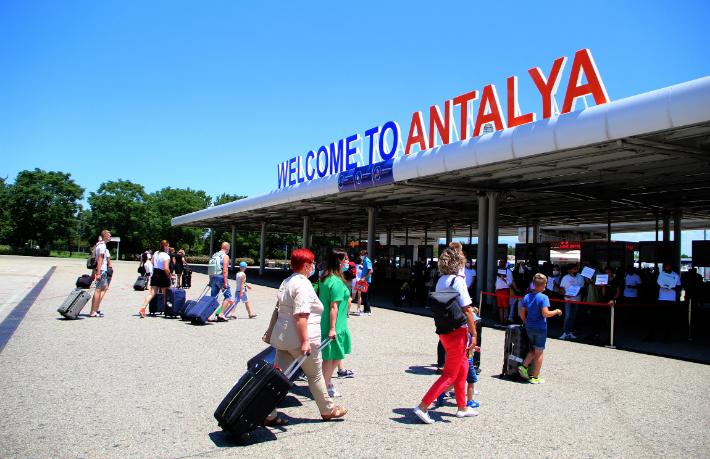 Antalya'ya gelen turist sayısı 13 milyonu aştı