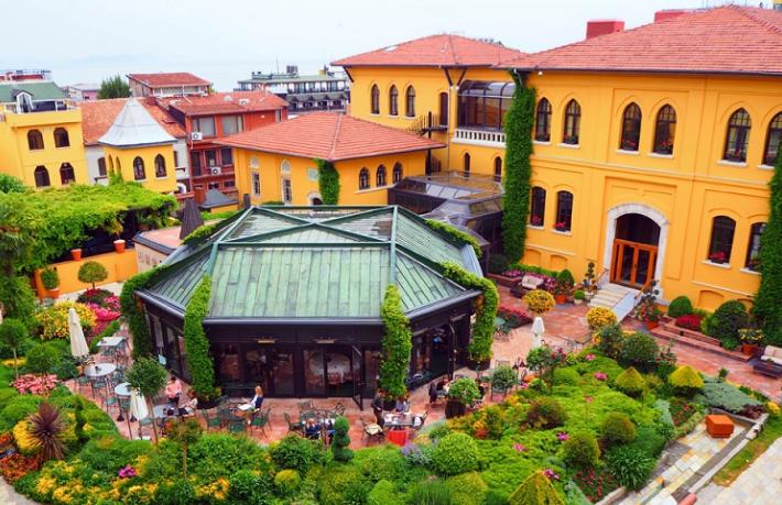 Üstünde ünlü otel var... Bakanlık o arazinin arkeolojik sit derecesini düşürdü