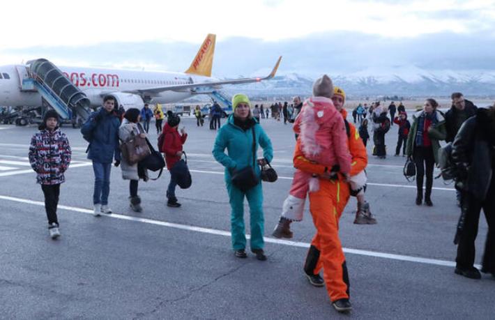 Palandöken’e ilk turist kafilesi 185 yolcusuyla geldi
