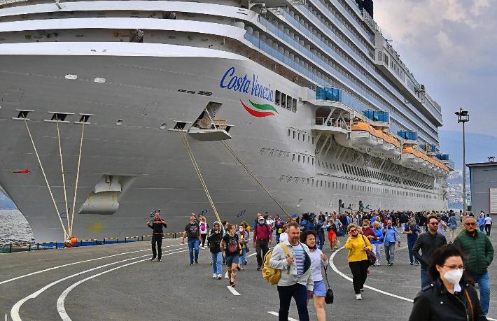 İzmir'de ‘Uluslararası Kruvaziyer Turizm Fuarı' çağrısına tepki