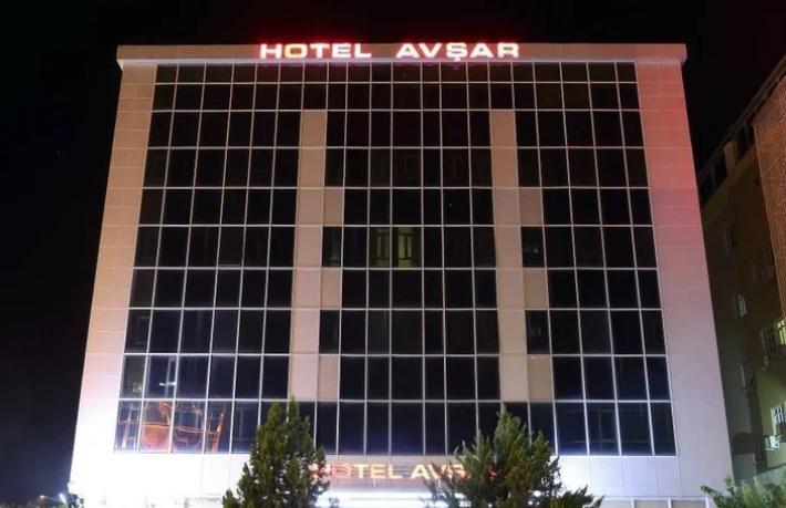 Malatya’da otel yerle bir oldu