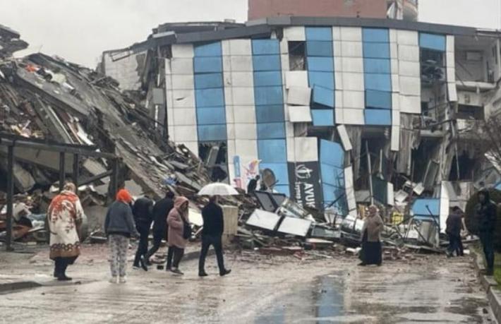Otelin enkazında kalan 16 rehberden acı haber