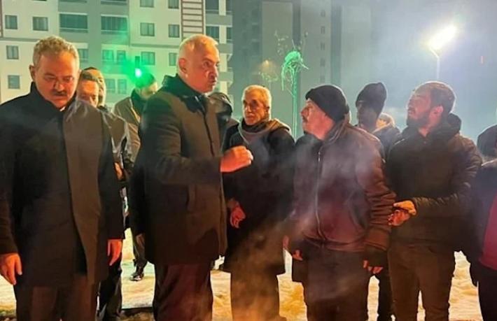 Bakan Ersoy otellerinde 1700 depremzedeyi ağırlıyor