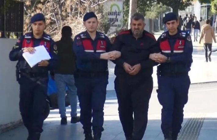 Yıkılan apartmanın müteahhidi 'Depremzedeyim' diye 5 yıldızlı otele yerleşmiş