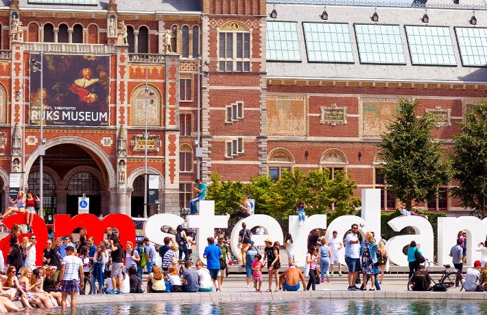 Amsterdam turist vergisini artıracak