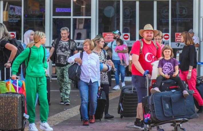 Rakamlar 2019'un yüzde 12 gerisinde... Turizmde durgun mayıs