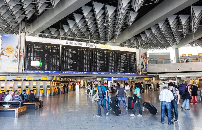 Almanya'dan tarihi hamle: Turist vizesiyle iş bulanlar kalabilecek