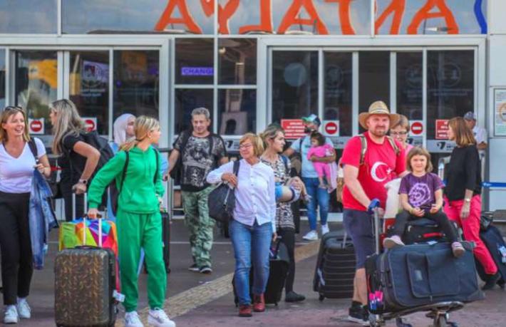 Antalya'ya gelen turist sayısı 5 milyonu aştı