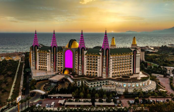 Delphin Hotels, en prestijli listede