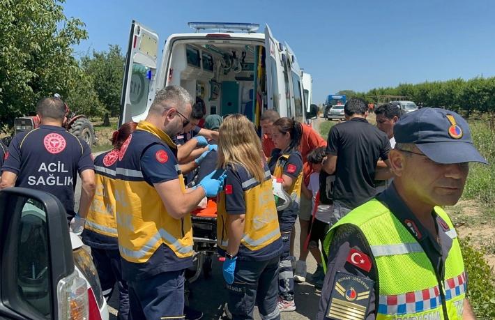 Tır, turist dolu midibüse çarptı... 7 yaralı