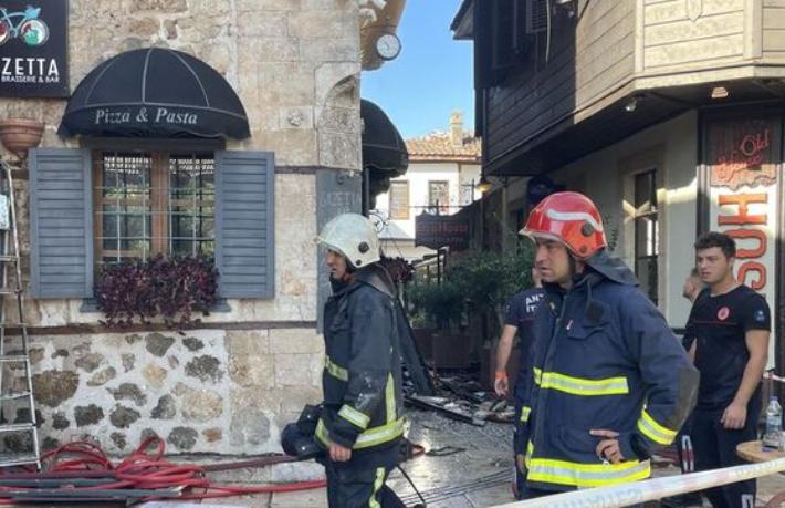Antalya’da otel yangını: 2 turist hayatını kaybetti, 12 kişi yaralandı