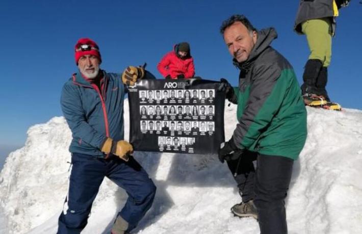 Depremde hayatını kaybeden 30 rehberin fotoğrafı zirveye taşıdı