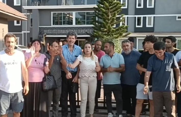 Maaşları ödenmeyen otel işçileri oturma eylemi başlattı