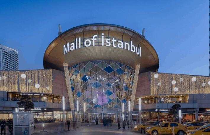 Mall off İstanbul AVM’de garsonlar turistleri darp etti