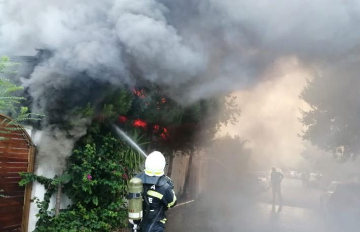 Marmaris'te otel yangını... Dumanlar gökyüzünü kapladı