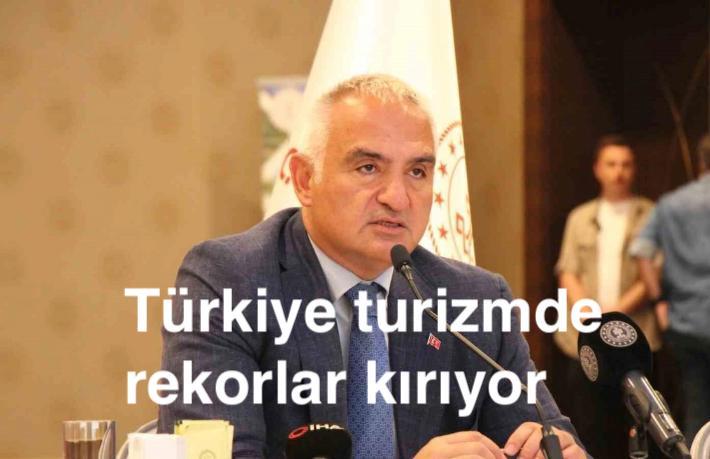 Bakan Ersoy, 2028 yılı turizm geliri hedefini açıkladı