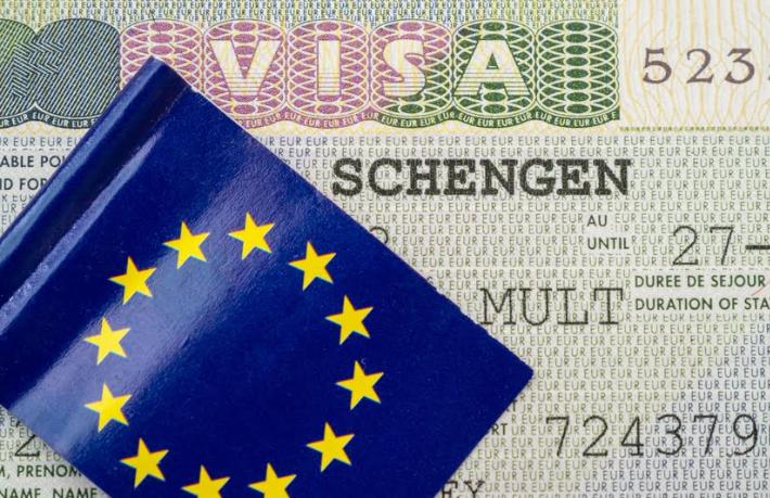 Avrupa'yı sarsan vize skandalı... Yüz binlerce göçmene çalışma vizesi satmışlar