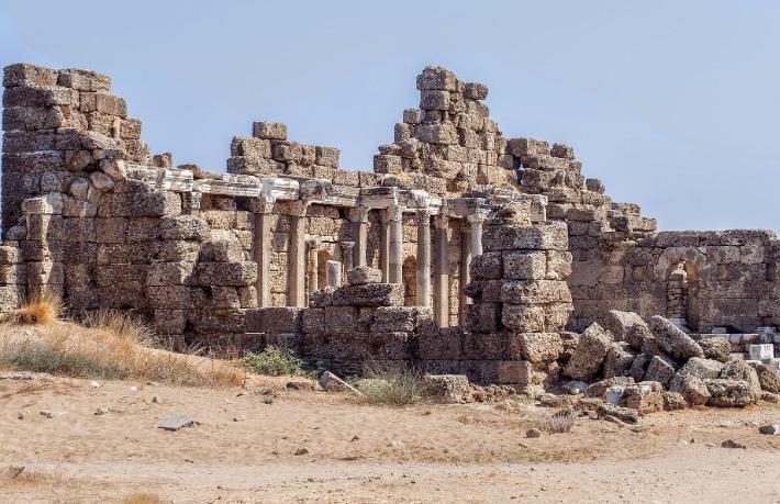 Turist çift Antalya Havalimanı'nda tarihi eser kaçakçılığından yakalandı