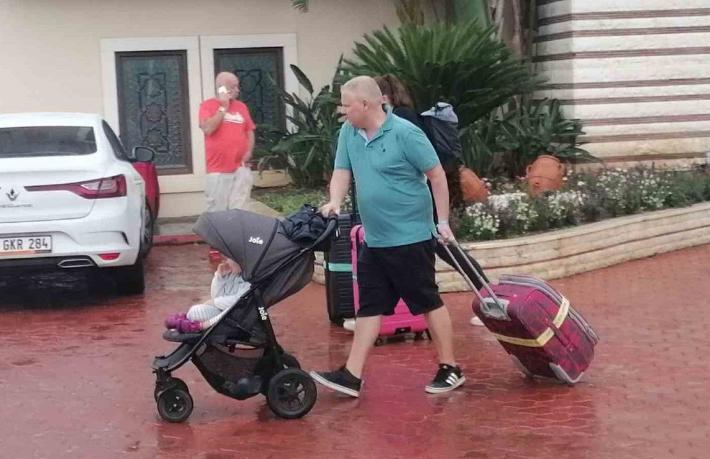 5 yıldızlı otelde yangın çıktı, turistler valizlerini alıp gitti