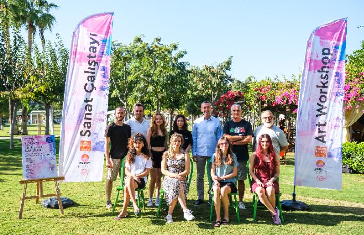 Lara Barut Collection'da genç yeteneklerin sanat şöleni