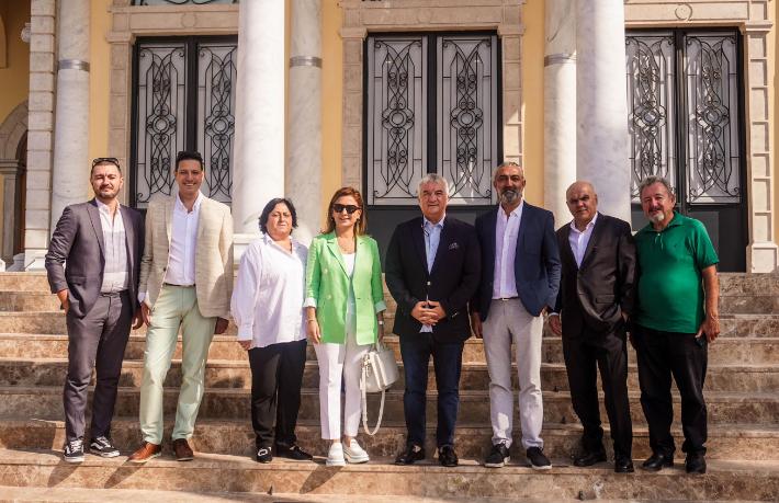 ETİK: İzmir'e en az nüfusu kadar turist gelmeli