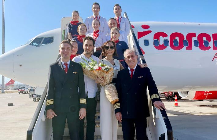 Corendon Airlines'ın emektar kaptanı Zeki Bıyık emekli oldu