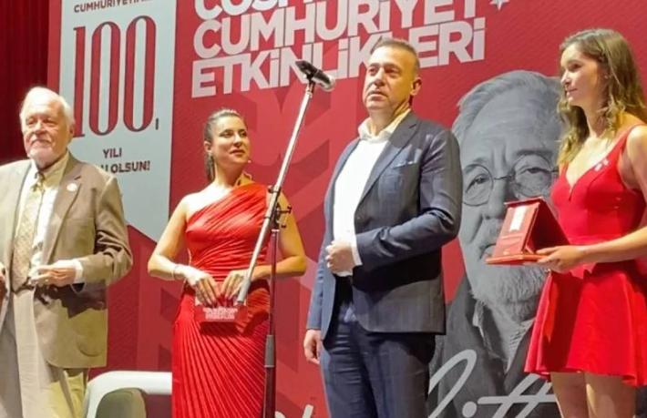 Kilit Grubu'ndan Cumhuriyetin 100. yılına özel kutlama