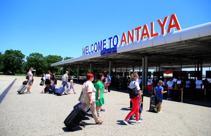 Antalya’ya gelen turist sayısı 15 milyonu geçti