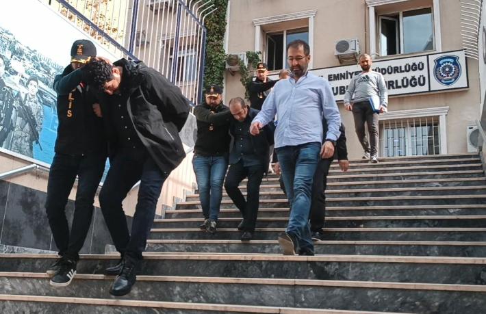 İstanbul'da turistleri dolandıran İran'lı sahte polisler yakalandı