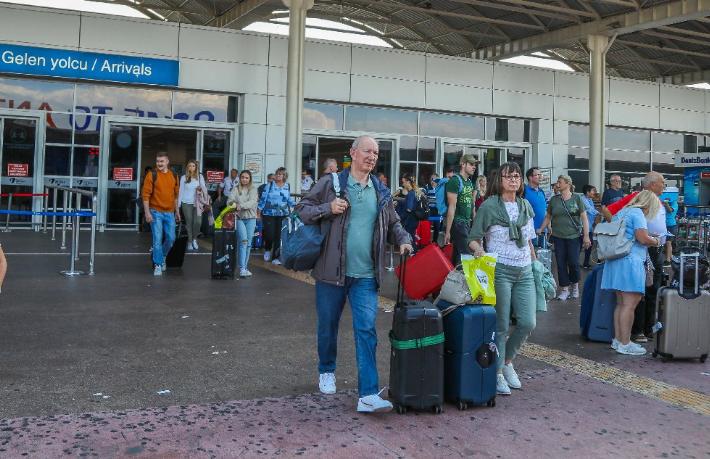 Antalya'ya gelen turistler en çok trafikten şikayetçi