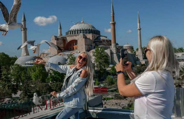 Turistler Türkiye’yi seyahat, eğlence, spor ve kültürel faaliyetler için ziyaret ediyor