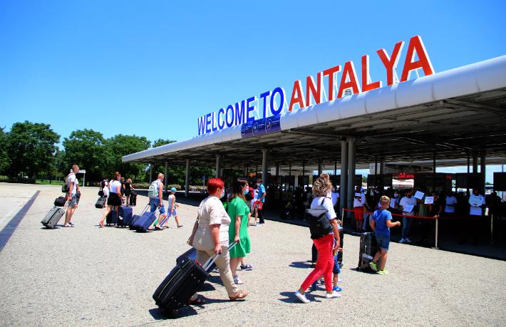 Antalya’ya gelen turist sayısı 15 milyonu geçti