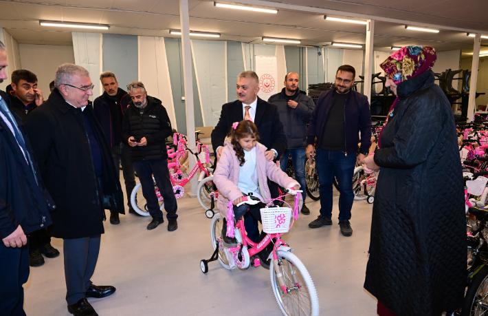 Pedallar iyilik için döndü