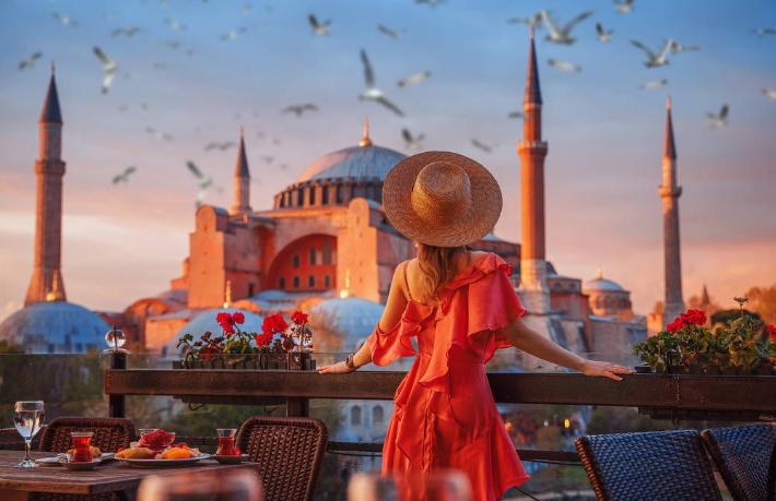 İstanbul'a gelen turist sayısı 15 milyona ulaştı