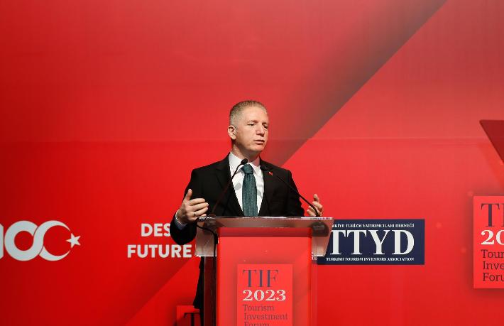 Davut Gül: Turizmde en üstleri hedefleyeceğiz