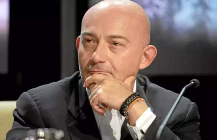 Ferit Şahenk'ten Arnavutluk'ta deniz turizmi atağı
